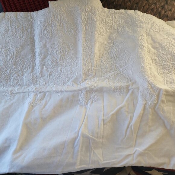 Rare Pottery Barn Adette White Embroidered Standard Shams set of 2 - Picture 2 of 5